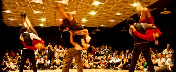 Un festival de swing à danser : stages et spectacles